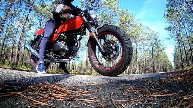 Café Racer Brixton Bx 125 - Exhaust Sound and Acceleration смотреть онлайн