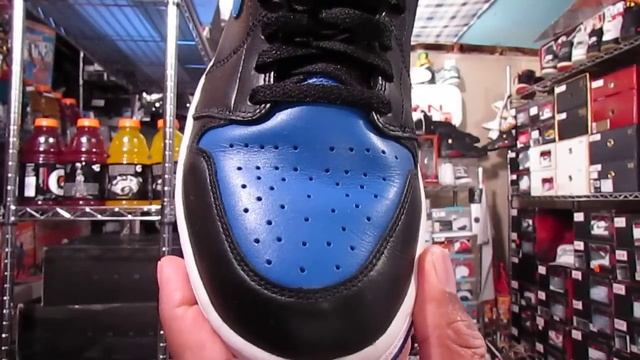 AIR JORDAN 1 RETRO 2001 смотреть онлайн