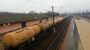 Электровоз БКГ 1 с грузовым поездом