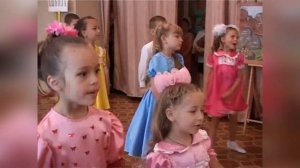 Песня: «Наступает расставанье, скоро в школу мы пойдём»