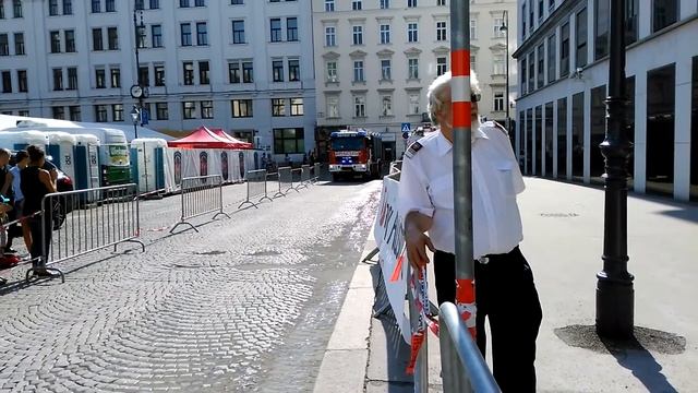 HLF der Berufsfeuerwehr Wien смотреть онлайн