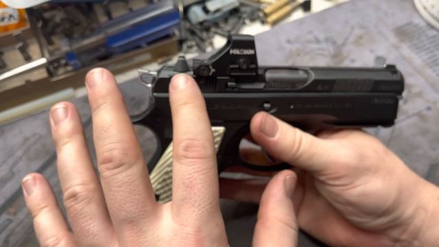 CZ 75 P-01 with Holosun 507k Direct Mount смотреть онлайн