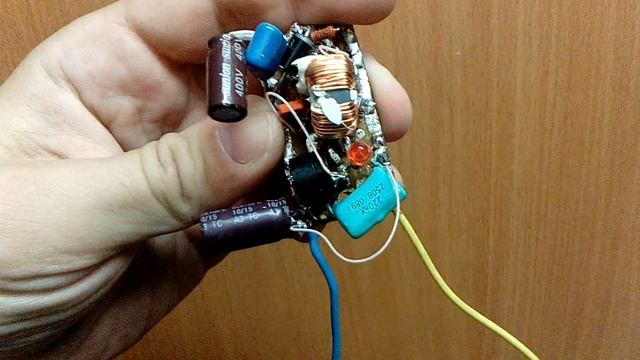 Генератор из режима блокинга может перескакивать в режим качера при запитке через мультиметр. Схема смотреть онлайн