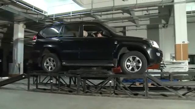 Jak sprawdzają się systemy A-TRC i KDSS w terenowych modelach Toyoty смотреть онлайн