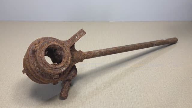 Восстановление Полностью Заклинившего Клуппа для нарезания резьбы на трубах смотреть онлайн