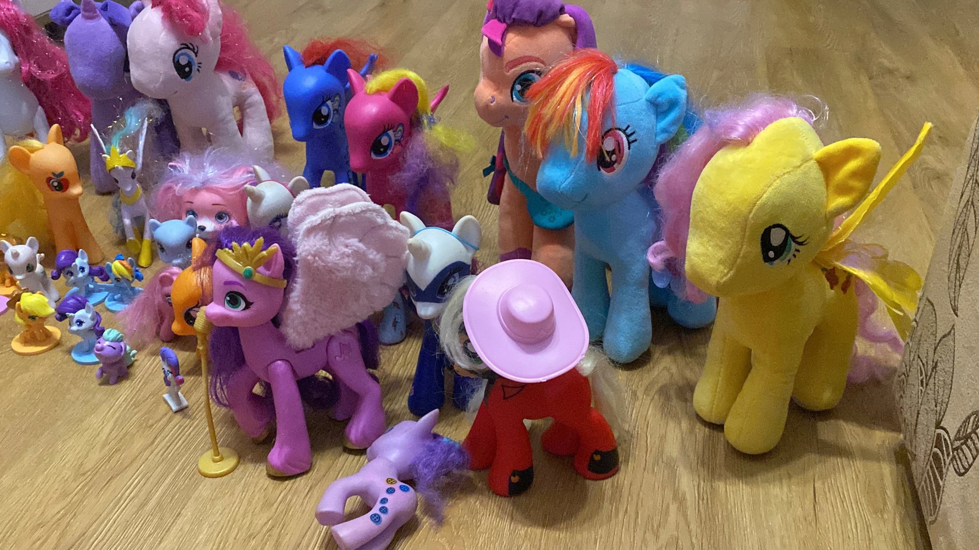 Коллекция ПОНИ смотреть онлайн