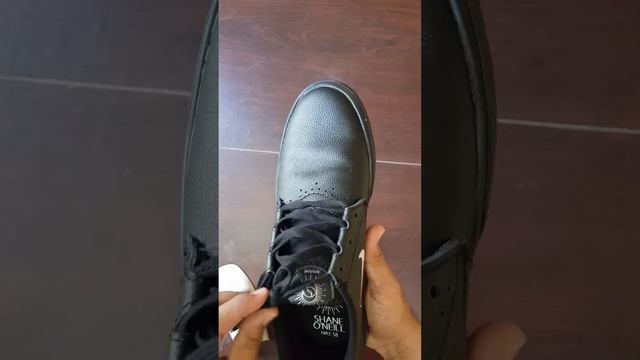 NIKE SB SHANE PRM BLACK/METALIC SIL VIR-BLACK window view Unboxing #Nike Black PRM SB. смотреть онлайн