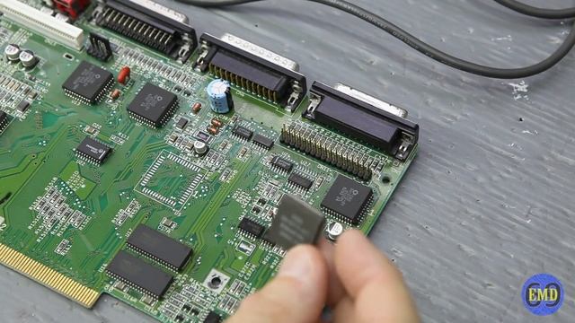 Riparazione Amiga 600 senza uscita video, utente Francesco смотреть онлайн