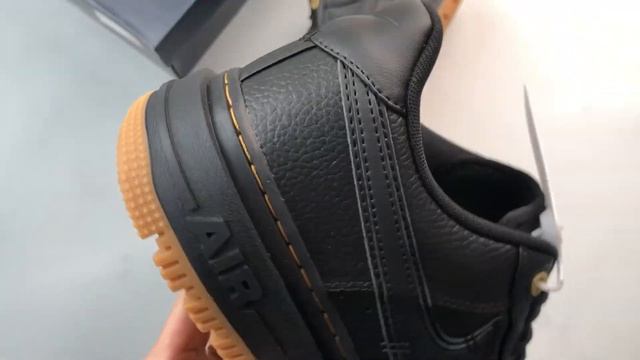 Nike Air Force 1 Luxe Black Gum DB4109‑001 смотреть онлайн