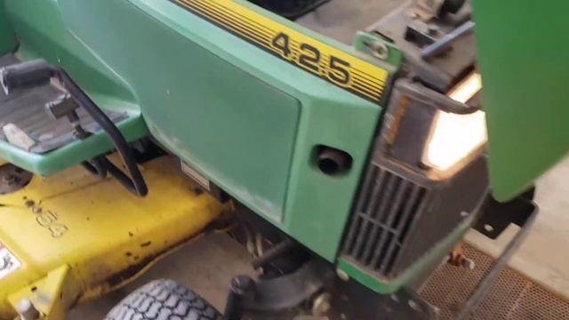 John Deere 425 Lawn Tractor смотреть онлайн