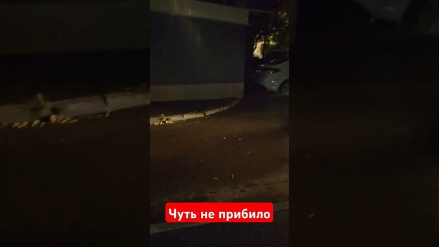 Чуть не придавило Таксиста смотреть онлайн