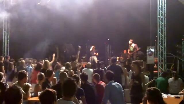Skin&Bones Highway to Hell live@Mon Amour Summer Village 2011 смотреть онлайн