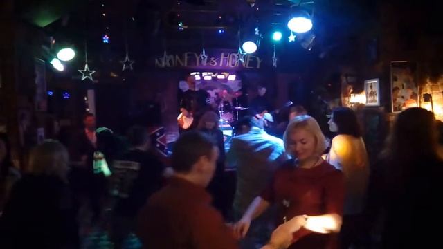 Valband Tutti Frutti смотреть онлайн
