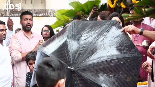 Shilpa Shetty Ganpati Visarjan Dance On Road 2019 смотреть онлайн