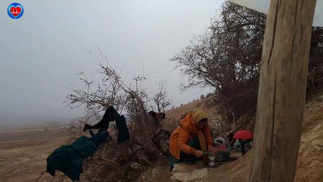 The cameraman and the cave a rescue for Nomadic family in snowstorm смотреть онлайн