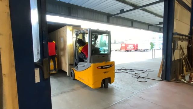 LiCONiC AG, TRUCK LOADING OF A BIOBANK смотреть онлайн