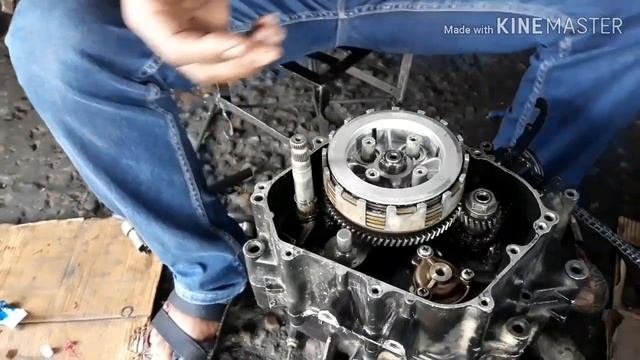 How to Repair Bajaj Platina 125 cc Full engine | Cheap Way to Repair BIKE at home смотреть онлайн