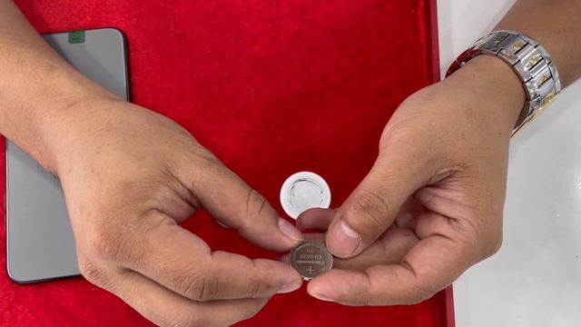 Hướng Dẫn Thay Pin Airtag смотреть онлайн