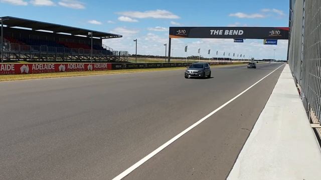911 GT3 Race Car, diesel Passat Wagon & Pulsar - Track Day @ The Bend смотреть онлайн
