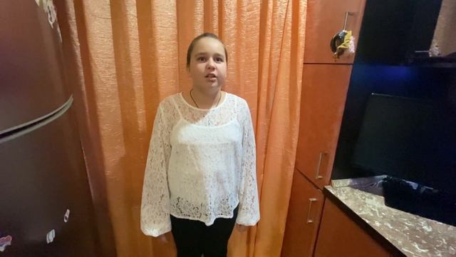 Ариадна, ученица 5 класса, Р. Рождественский «Помните» смотреть онлайн