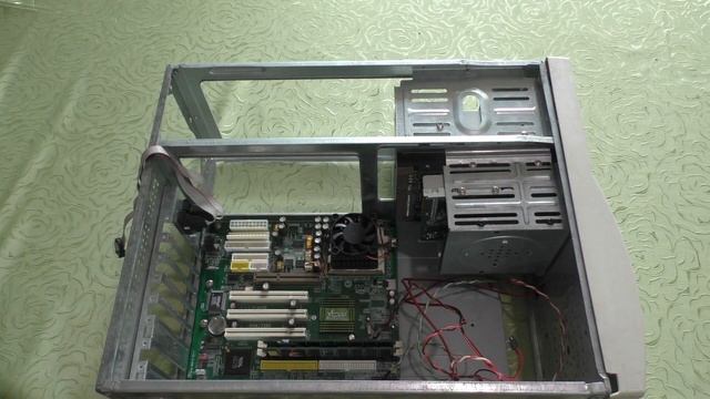 До 666 Mhz и старше. Baby AT - GeForce 4 Ti + Voodoo 2 SLI + Pentium III 666 + Acorp 6via85p смотреть онлайн