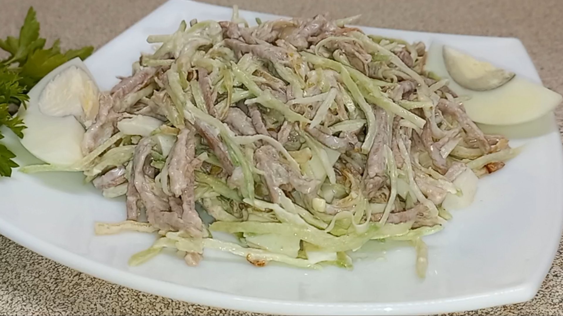 Знаменитый мясной САЛАТ ТАШКЕНТ ( Узбекская кухня ) смотреть онлайн