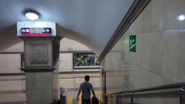 Metro Station Auezov Theater - Almaty 🇰🇿 - Walkthrough 🚶 смотреть онлайн
