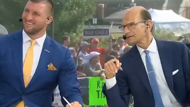 Tim Tebow funny hair segment. Try not to laugh 😂😂😂 смотреть онлайн
