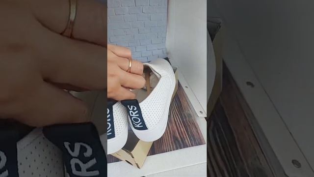 REVIEW SEPATU MICHAEL KORS ORI MK SHOE TEDDI SLIP ON WHITE OPTIC смотреть онлайн