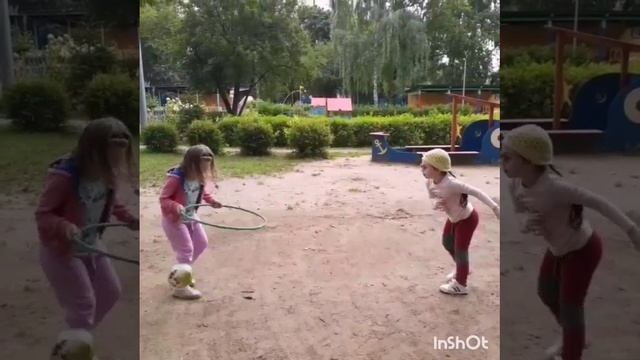 Ролик Игры и упражнения с детьми на прогулке с соблюдением дистанции. От 2020г. июль (период пандеми смотреть онлайн