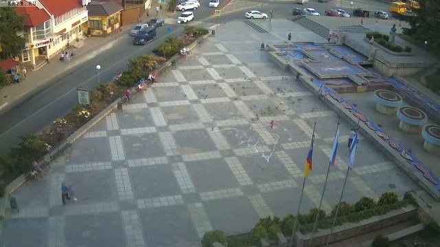 Вебкамера "Площадь Советская". Запись 08.06.2017 18:00:03 смотреть онлайн