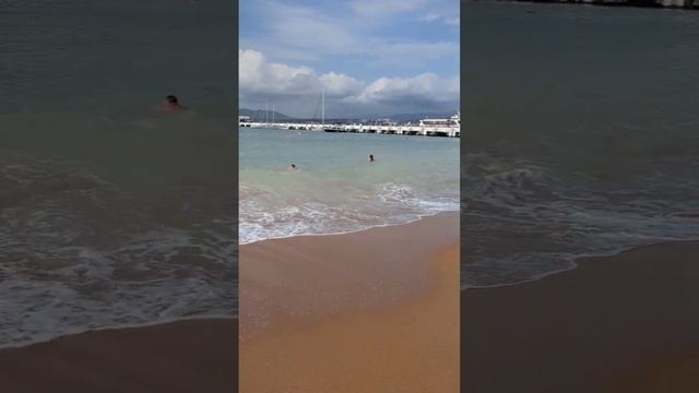 Центральный пляж #геленджик 02.10.24 смотреть онлайн