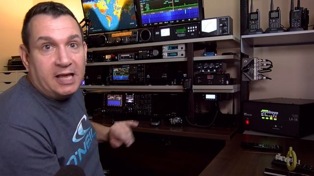Ham Radio Shack Tour - VA2PV 2018 смотреть онлайн