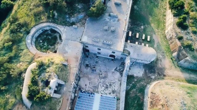 MON PERIN - The Fortress Fort Forno смотреть онлайн