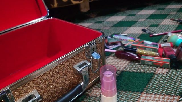 My all makeup collection||kafi new cheezain dekhny ko millain gi #makeup#youtubevedio#trendingvideo смотреть онлайн