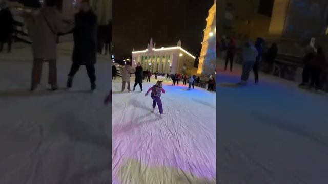 Круг за 60 секунд ))) ВДНХ 2023.12.24. смотреть онлайн