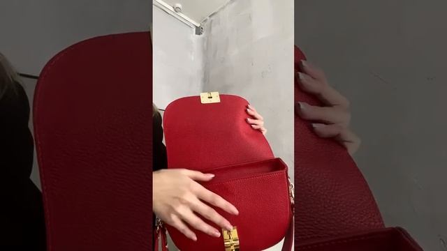 Обзор сумки седло. Размер: 21*7*25. Стоимость - 9500 рублей смотреть онлайн