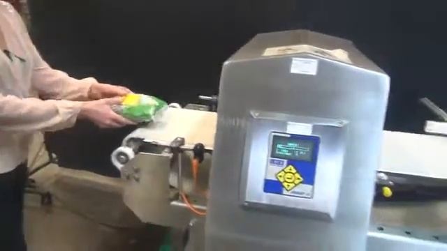 Lock Model Insight IP3FHF Automatic Three Frequency Metal Detector Demonstration смотреть онлайн