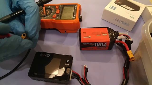 Калибровка зарядного устройства ToolkitRC M7 смотреть онлайн