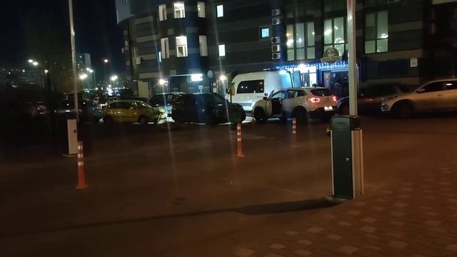 Шлагбаум YouGate 6000. Мотор 24V, стрела телескопическая от 3.7 м до 6 м. Скорость открытия 5 сек. смотреть онлайн