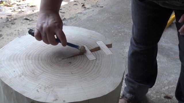 Power-Carved Side Table | Turn a Log into a Sculptural Statement Piece смотреть онлайн