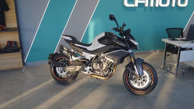 Первый в России обзор самого мощного нейкеда CFMOTO! 800NK Advanced