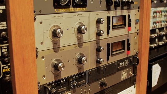 Recreating The 'In The Air Tonight' Phil Collins Drum Sound | Reverb What’s That Sound Ep 0 смотреть онлайн