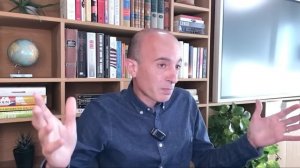 ЮВАЛЬ НОЙ ХАРАРИ: Интервью про ИИ, Социальный Кризис, Власть Алгоритмов и Политику | Что нас ждет?