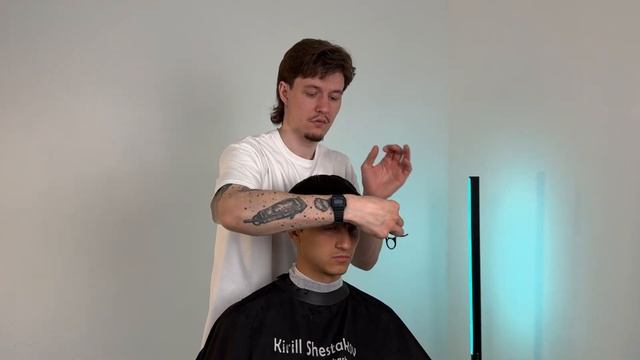 Как стричь мужскую стрижку для начинающих | удлиненная стрижка | SIDE PART | стрижка на ножницах смотреть онлайн