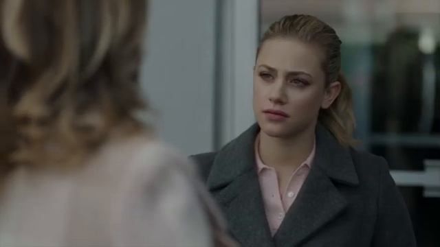 Betty Takes Alice to a Hotel | Deleted Scene | Riverdale смотреть онлайн