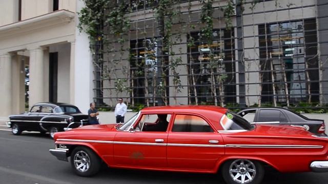 Chrysler and Packard in Havana смотреть онлайн
