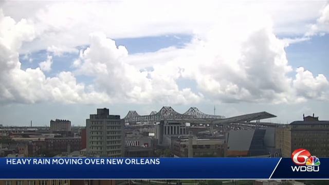 Heavy rain moving over New Orleans смотреть онлайн