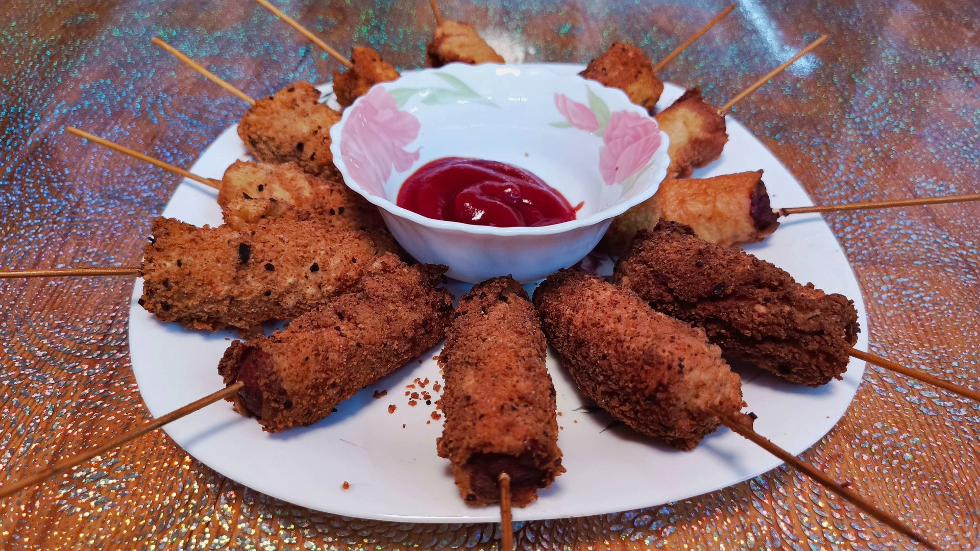 Сосиски в хрустящем кляре на палочке — пошаговый рецепт смотреть онлайн