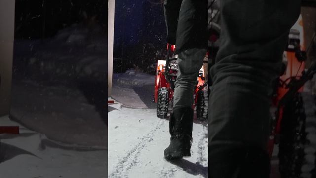 Крутые функции снегоуборщика! #снег #зима #техника смотреть онлайн